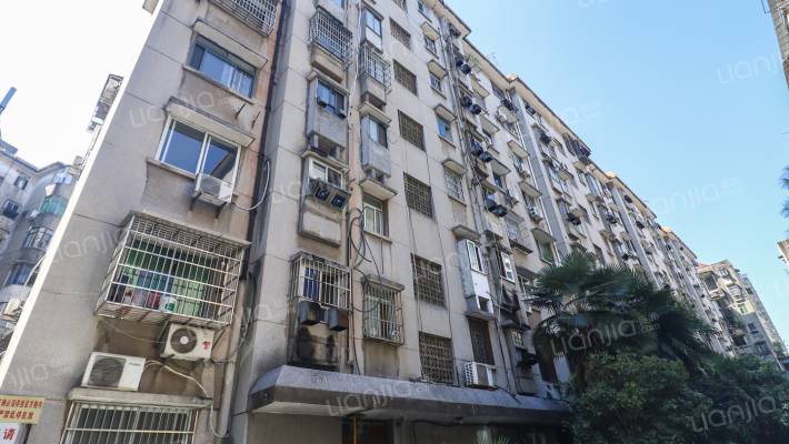 江西省保险公司安全文明小区外景图