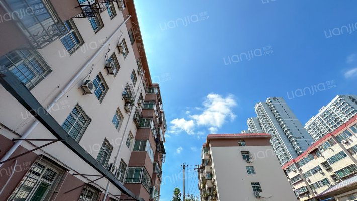 劳动路45号院外景图