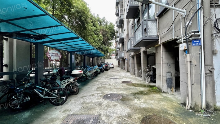 三港路电子进出口宿舍外景图