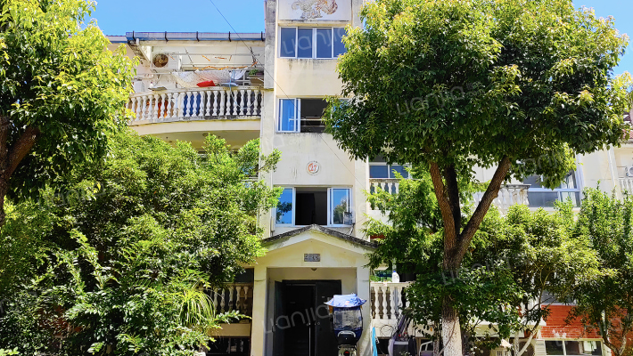 凤凰山庄外景图