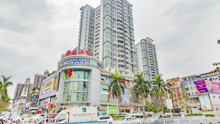 东裕广场外景图