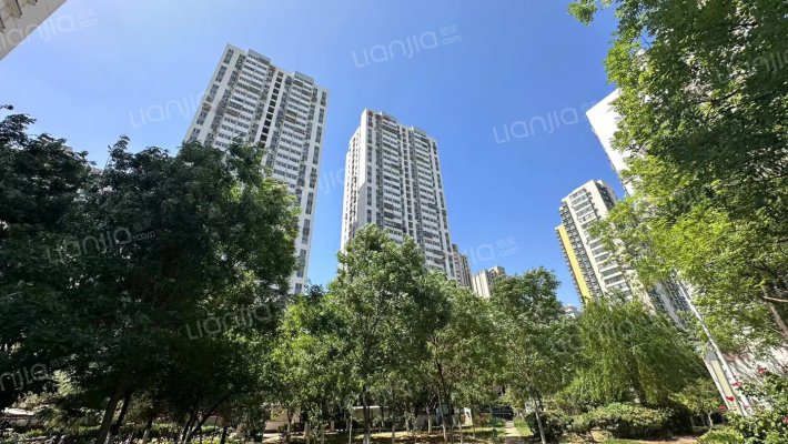 万达广场鸿景苑外景图