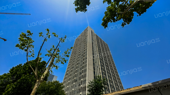 山钢新天地广场外景图