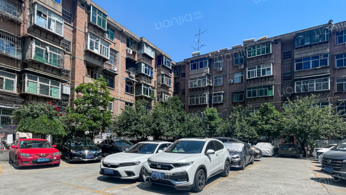 陕五建公司家属院外景图