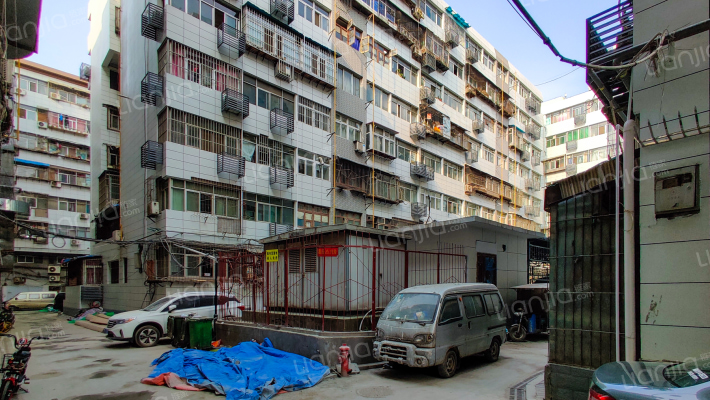 东新街小区外景图