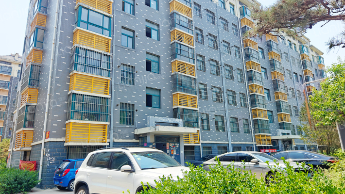 卧龍小区外景图