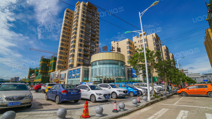 远通上城外景图