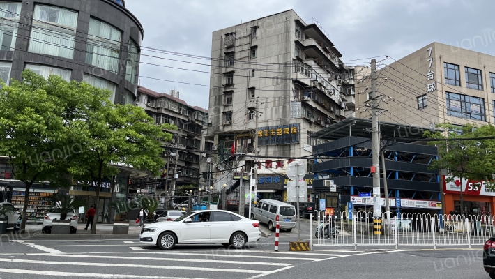 燃料物资总公司宿舍外景图