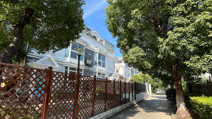 兆丰乡根园大上海小台北别墅外景图