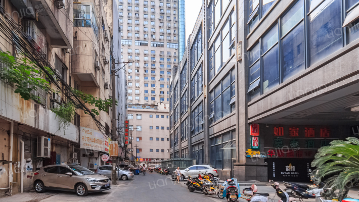 石路金座外景图