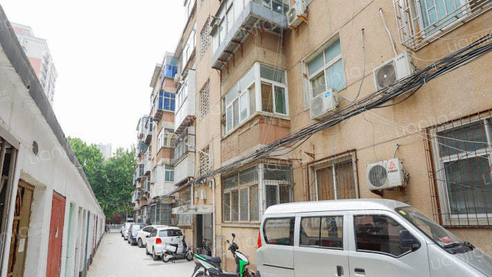 桐柏北路102号院外景图