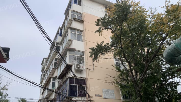 百货站宿舍外景图