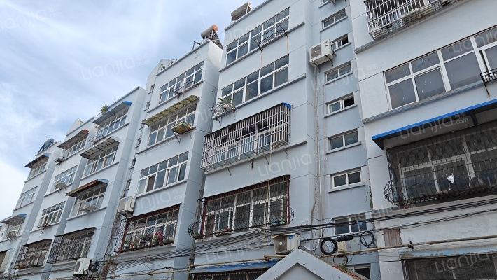 建行宿舍外景图