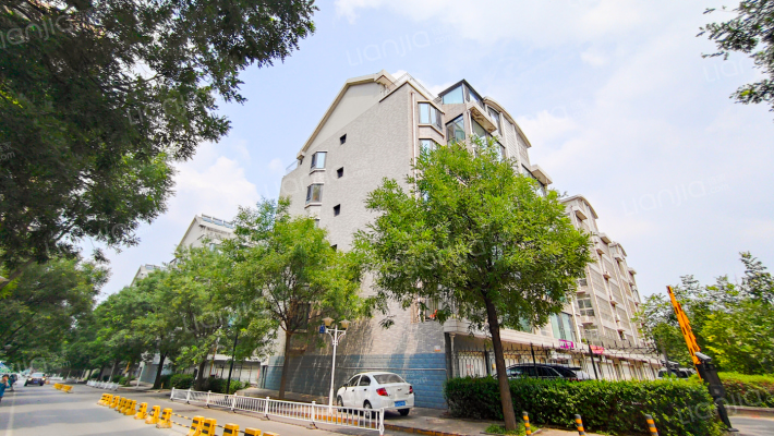 龙泉花园小区外景图