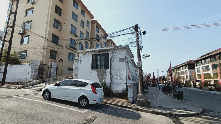 政府小区外景图