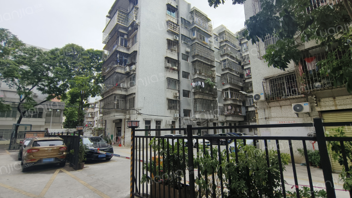 青春一街外景图