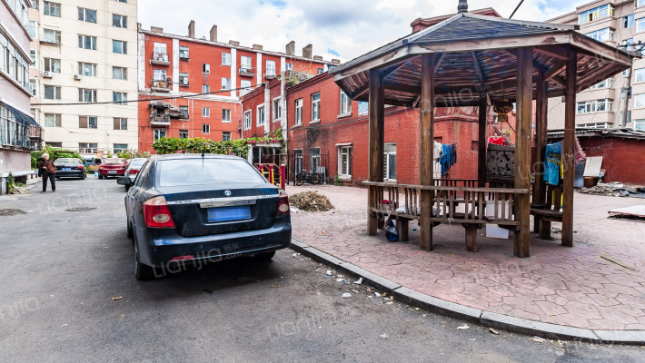 武警小区外景图