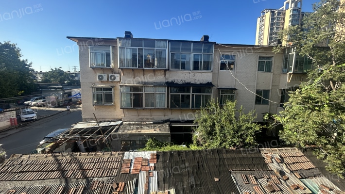 矿机新村外景图