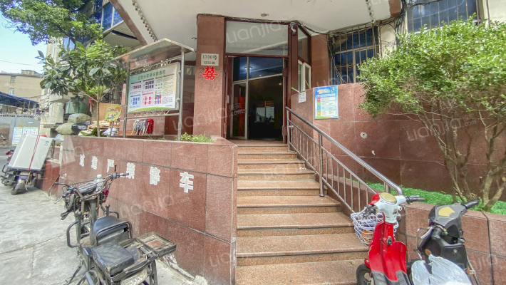 银杨大厦外景图