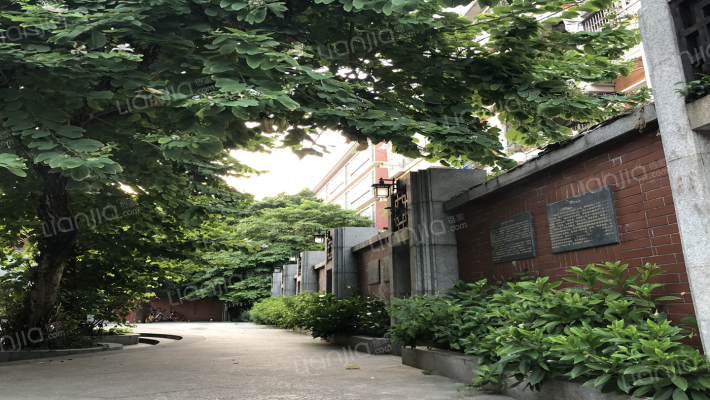 山河后街61号大院外景图