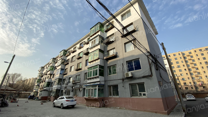 蔷薇河小区外景图