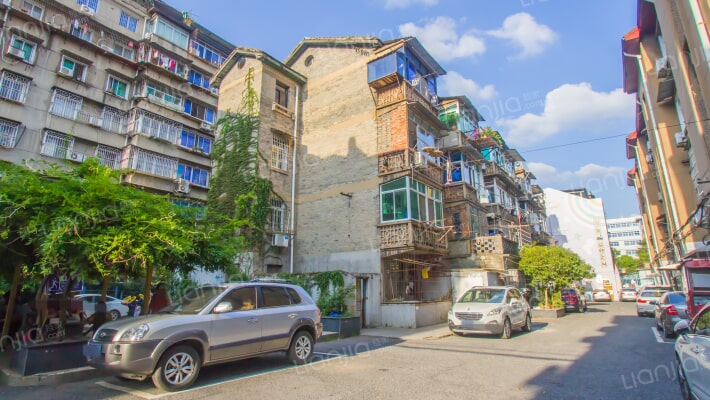 站南（巷）街外景图