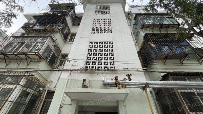 政府家属楼外景图