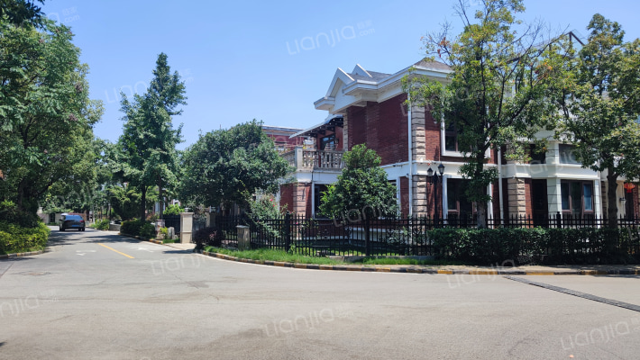 人信假日威尼斯外景图