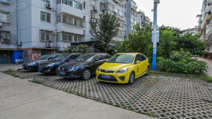 虹桥新苑东区外景图