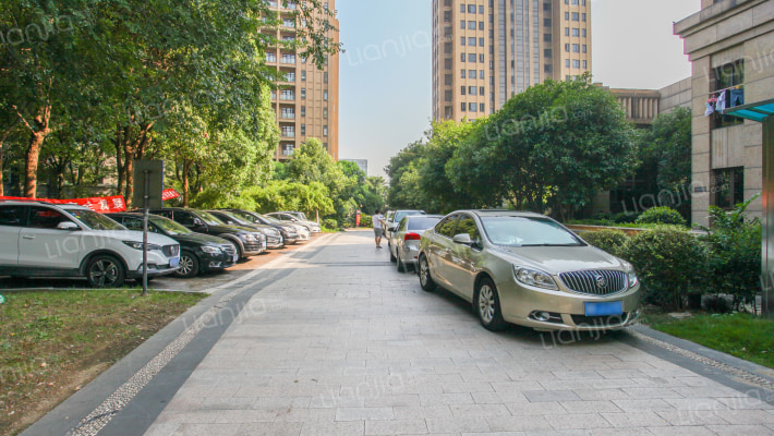 蓝湾花园外景图