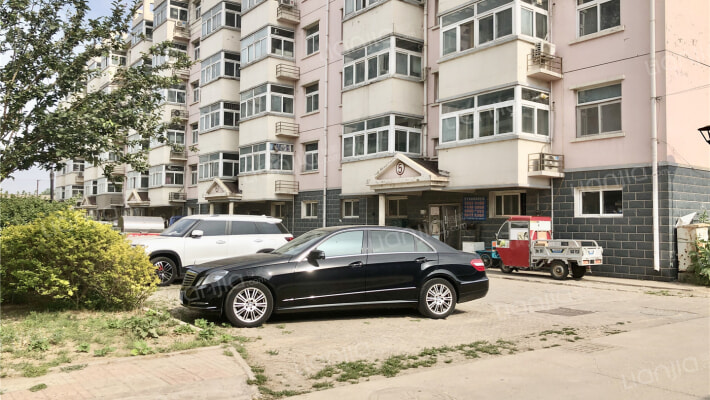 蓝天军官公寓外景图