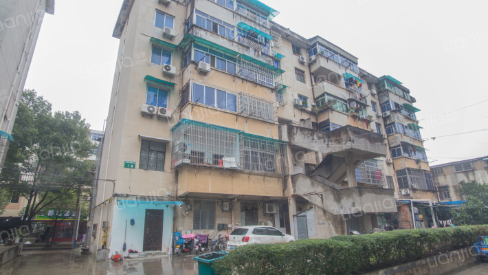 溪西四区朝霞邨外景图