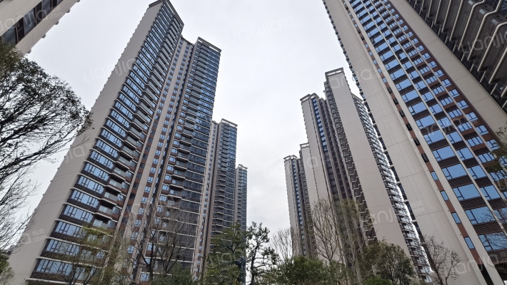 首铸天赋外景图