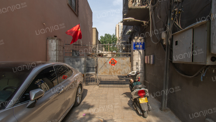 经七路48号院外景图