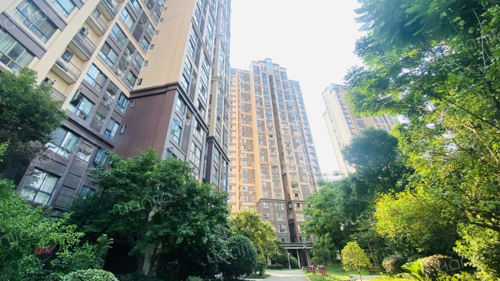 水岸花都外景图