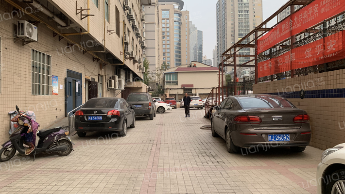 新世纪大厦外景图