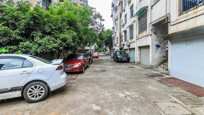 平安大楼宿舍外景图