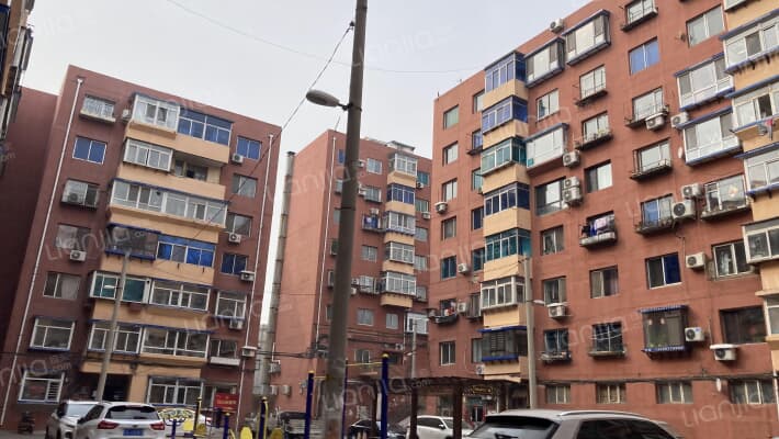 莲花一小区外景图