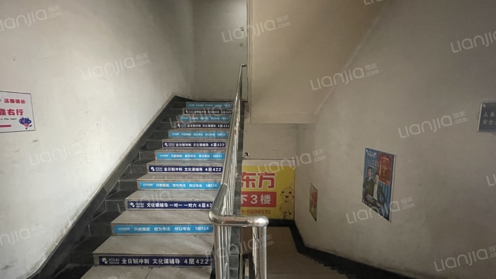 钢材大厦外景图