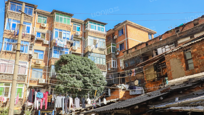 铝制品厂宿舍外景图