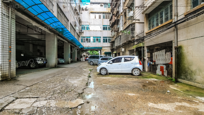 草业宿舍外景图