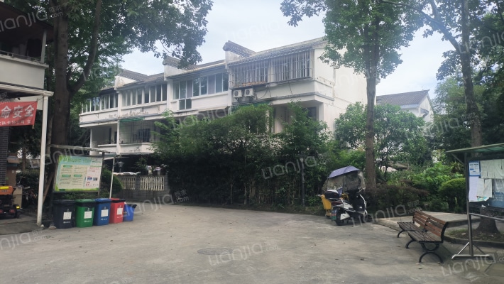 蜀秀青城外景图