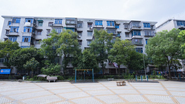 中南石油局四普基地花园小区外景图