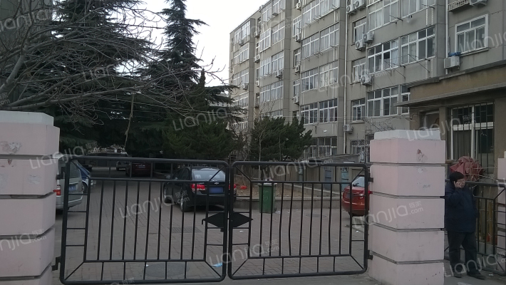 周口路104号小区外景图