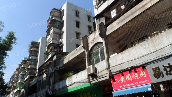 氮肥厂宿舍外景图