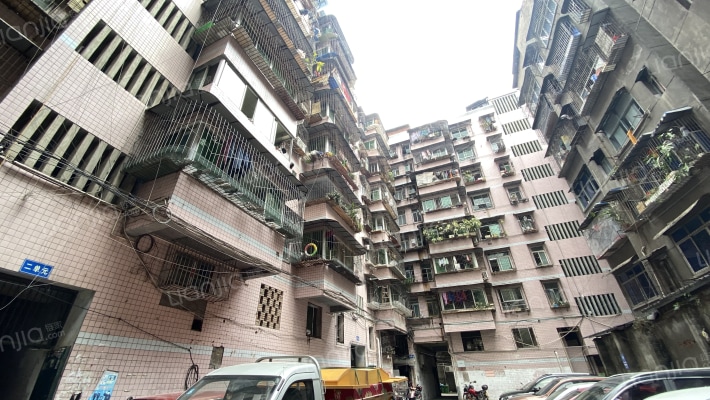 长荣街225号外景图