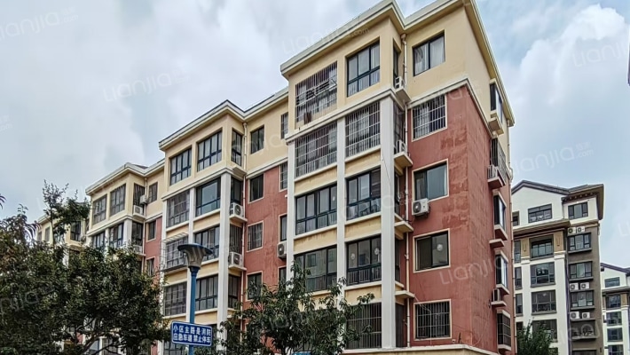 青岛世纪华庭外景图