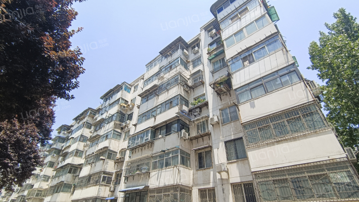 南建华街外景图