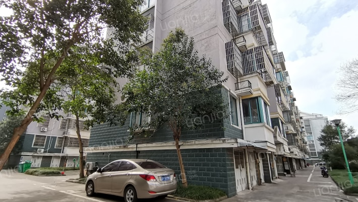 学华新村外景图