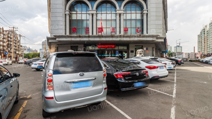 米兰国际公寓外景图